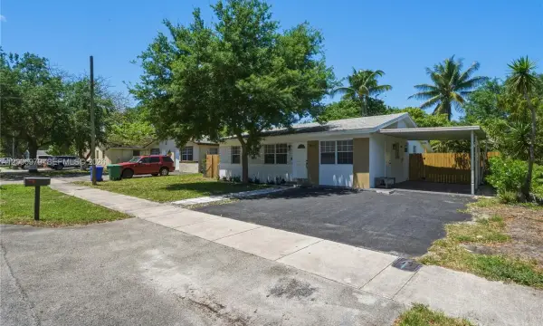 1657 SW 44th Avenue, Fort Lauderdale, FL 33317