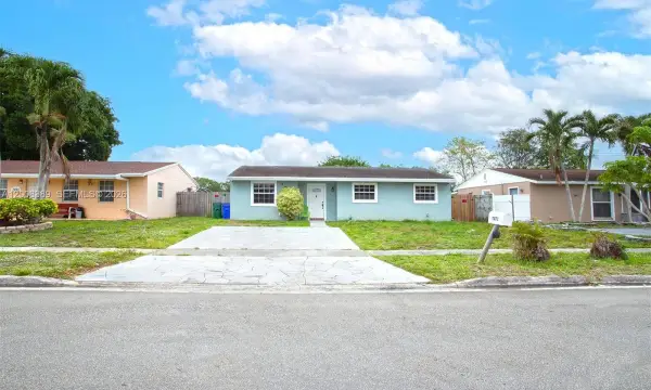 7471 SW 1st Street, Margate, FL 33068