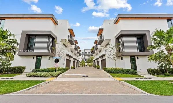 1056 N Victoria Park Road, Fort Lauderdale, FL 33304