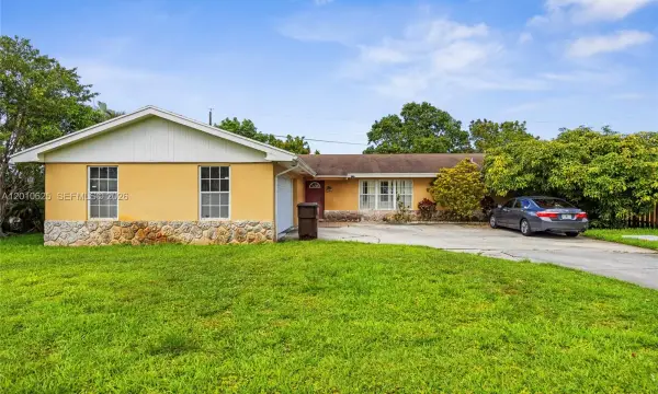 1831 Hiltonia Circle, West Palm Beach, FL 33407