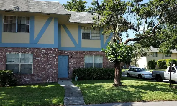 7505 Kimberly Boulevard 122, North Lauderdale, FL 33068