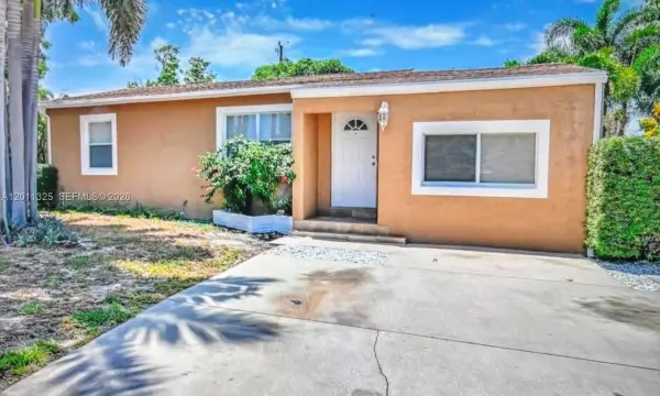 822 Avenida Hermosa, West Palm Beach, FL, 33405
