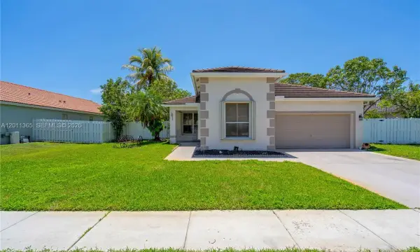 16332 SW 10th Street, Pembroke Pines, FL 33027