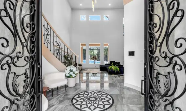 6803 NW 116th Avenue, Parkland, FL 33076