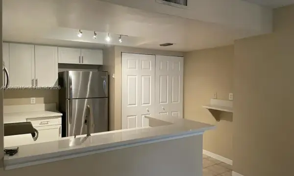 4195 N Haverhill Road 318, West Palm Beach, FL 33417