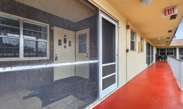 2040 NW 81st Avenue 122, Pembroke Pines, FL 33024