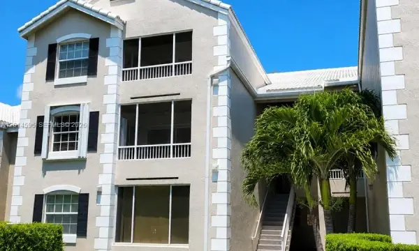 2890 N Oakland Forest Drive 203, Oakland Park, FL 33309