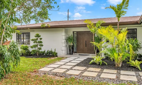 1111 NW 70th Terrace, Plantation, FL 33313