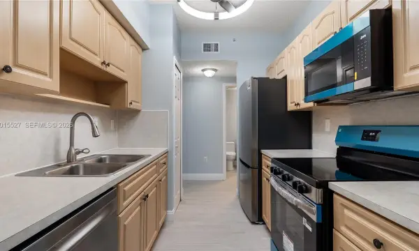 7085 Nova Drive 105, Davie, FL 33317