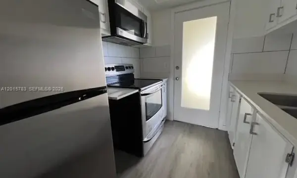 1350 E Sample Road 306, Pompano Beach, FL 33064