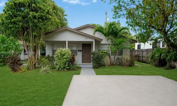 429 Avenida Hermosa, West Palm Beach, FL 33405