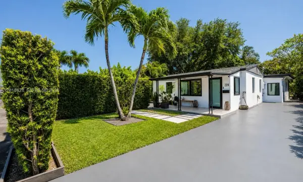 228 SW 22nd Street, Fort Lauderdale, FL 33315