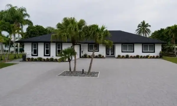 11701 SW 21st Court, Davie, FL 33325