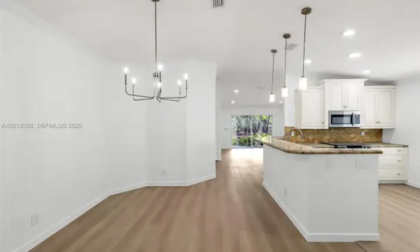 5621 NW 117th Avenue, Coral Springs, FL 33076