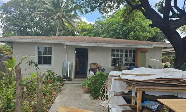 242 NW 7th Avenue, Dania Beach, FL 33004