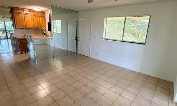 588 Trace Circle 202, Deerfield Beach, FL 33441