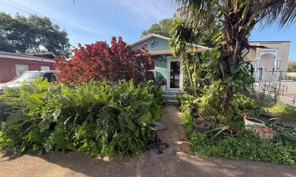 688 SW 7th Terrace, Dania Beach, FL 33004