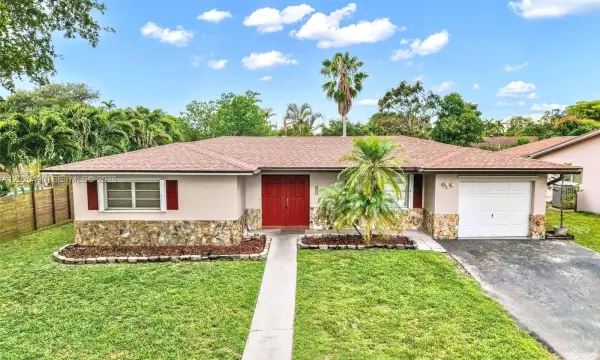 500 NW 96th Terrace, Pembroke Pines, FL 33024