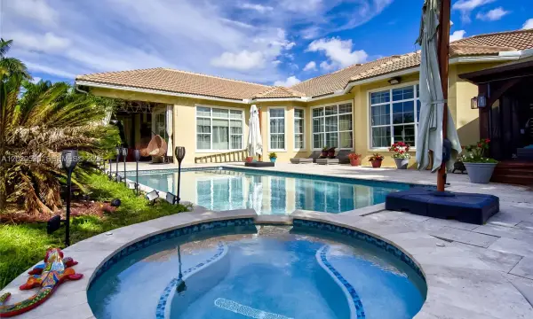 5703 N Sterling Ranch Drive, Davie, FL 33314