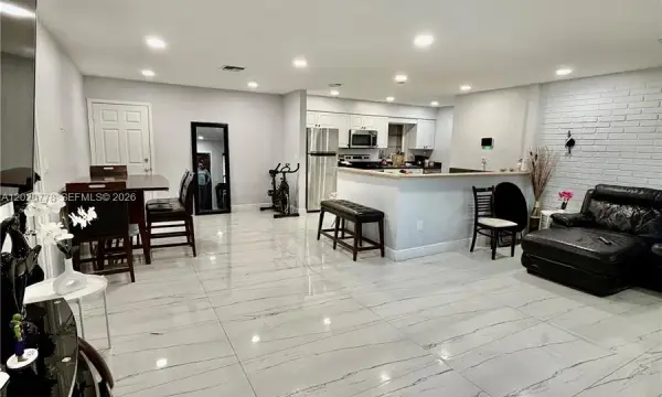 518 NW 47th Court, Oakland Park, FL 33309