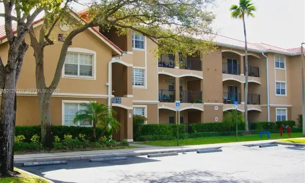 215 SW 117th Terrace 14107, Pembroke Pines, FL 33025