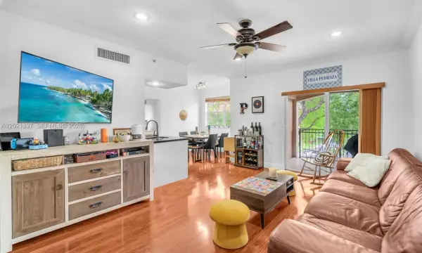 11650 SW 2nd Street 16303, Pembroke Pines, FL 33025