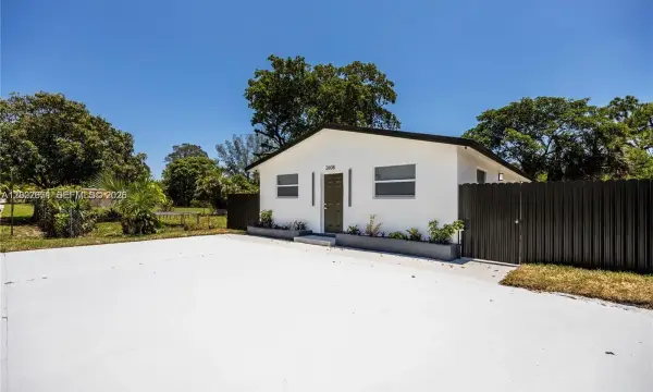 2608 NW 3rd Street, Pompano Beach, FL 33069