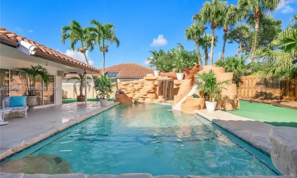 2900 NW 25th Way, Boca Raton, FL 33434