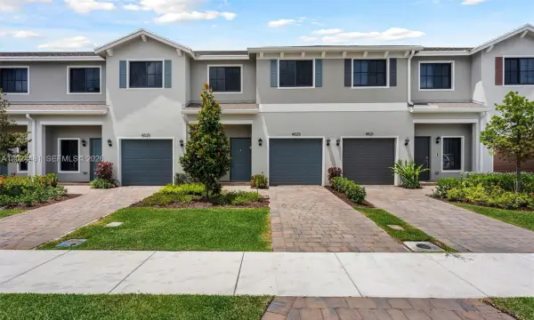 4825 Dillion Street, Lake Worth, FL 33463