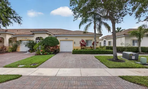 2368 Windjammer Way, West Palm Beach, FL 33411