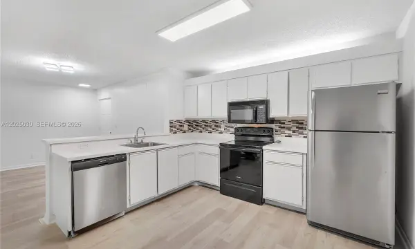 5661 Riverside Drive 103b7, Coral Springs, FL 33067