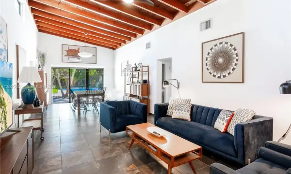 1212 NE 17th Terrace, Fort Lauderdale, FL 33304