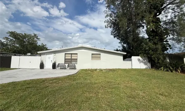 3900 SW 60th Avenue, Davie, FL 33314