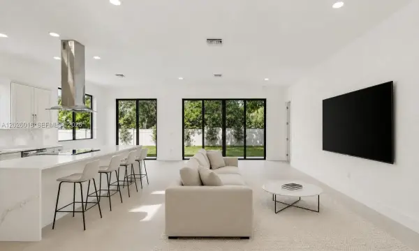 1521 SW 40th Terrace, Fort Lauderdale, FL 33317