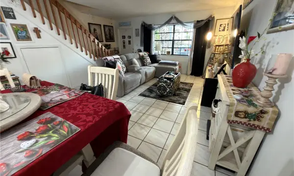 10428 NW 3rd Street, Pembroke Pines, FL 33026