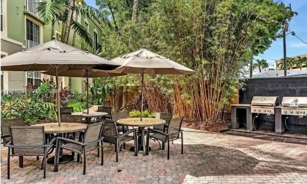 1919 Van Buren Street 111a, Hollywood, FL 33020