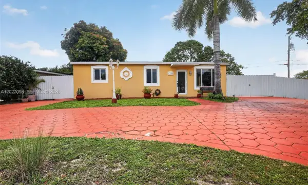 1440 N 68th Avenue, Hollywood, FL 33024