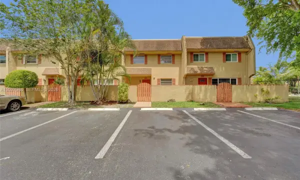 7175 Nova Drive 107, Davie, FL 33317
