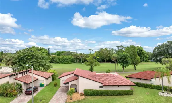 8176 Pine Circle 6, Tamarac, FL 33321
