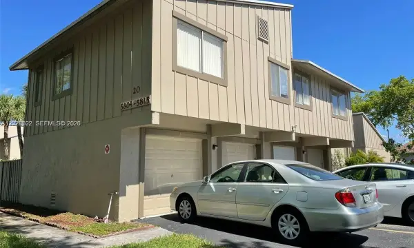 5809 NW 21st Street 20-a, Lauderhill, FL 33313