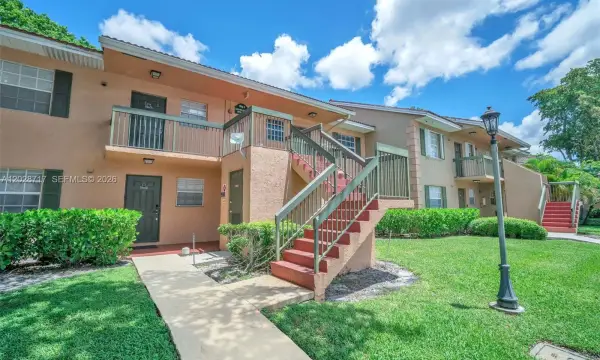 10369 NW 8th Street 204, Pembroke Pines, FL 33026