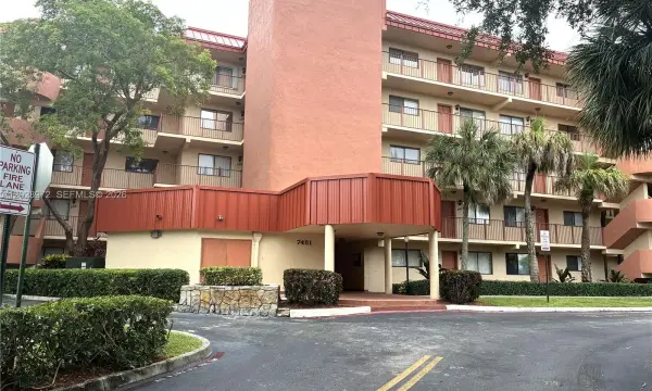 7451 NW 16th Street 403, Plantation, FL 33313