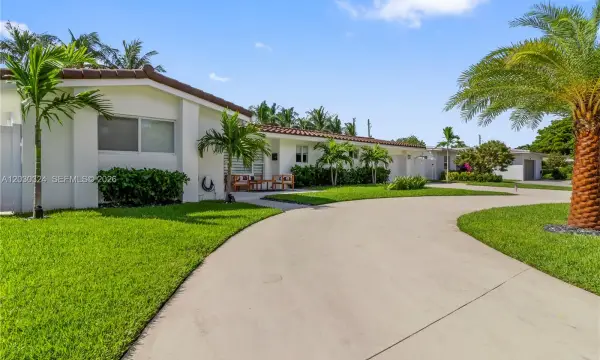 2862 NE 35th Court, Lighthouse Point, FL 33064