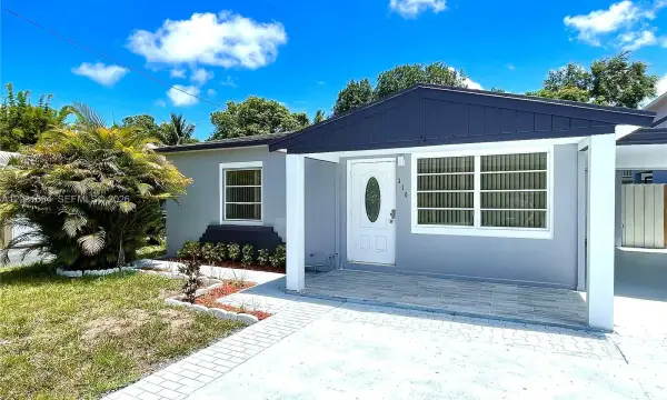 310 SW 10th Street, Fort Lauderdale, FL 33315