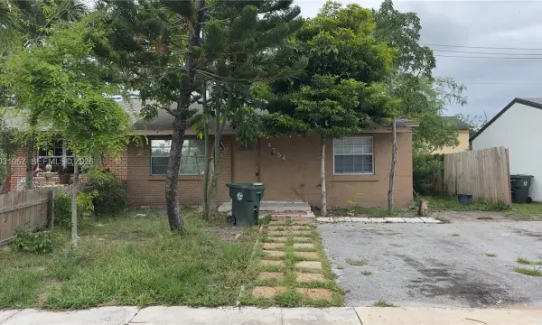 4754 Chariot Circle, Greenacres, FL 33463