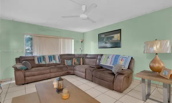 1200 Tallwood Avenue 202, Hollywood, FL 33021