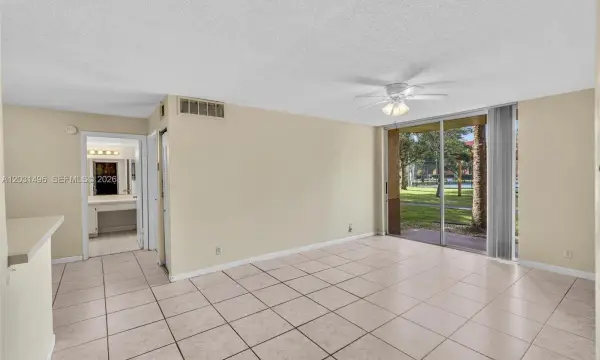 10765 Cleary Boulevard 104, Plantation, FL 33324