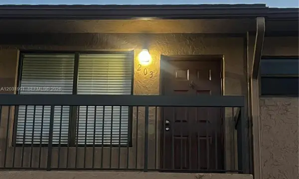 10002 Winding Lake Road 203, Sunrise, FL 33351