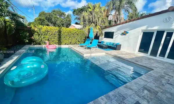 1736 NE 17th Street, Fort Lauderdale, FL 33305