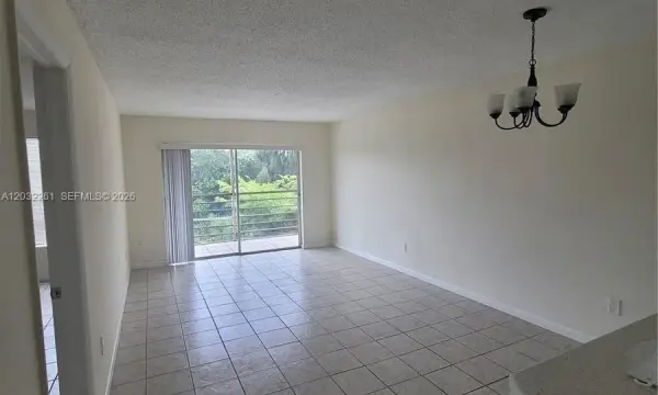 2800 NW 56th Avenue E401, Lauderhill, FL 33313